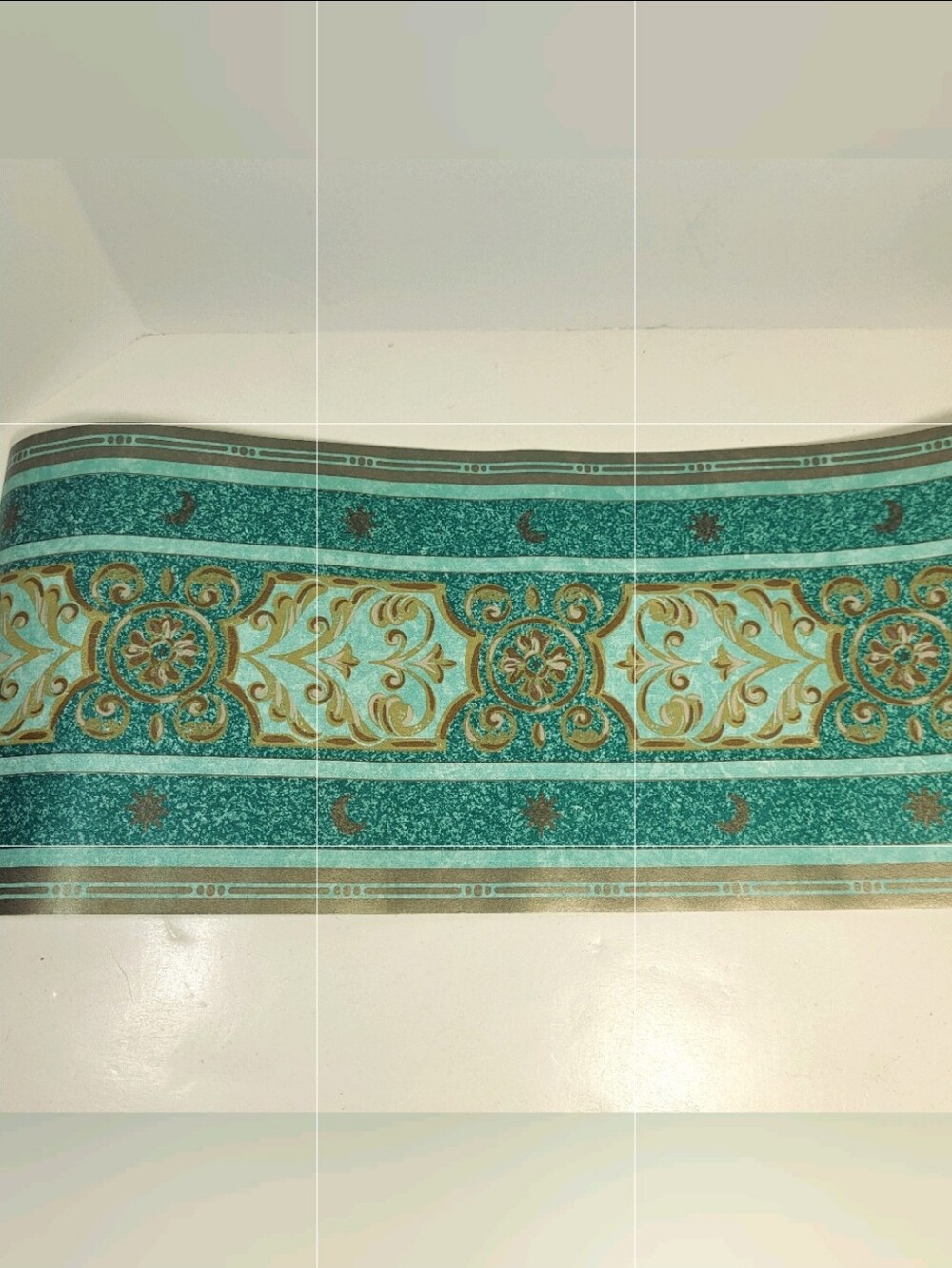Wallpaper BORDER 3 Rolls Teal Green and Gold Scroll Medallion Moon Sun 5 Yds Vtg - Picture 7 of 7
